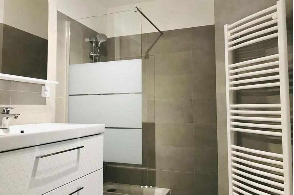 - L'ile-rousse Bord De 3 Pieces 4 Personnes Apartment Monticello